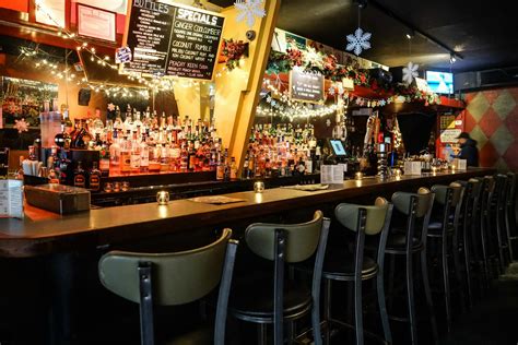 Art Bar .